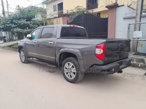 Toyota Tundra 2016 Gray