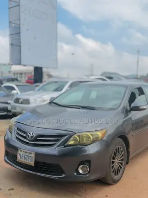 Toyota Corolla LE 4dr Sedan (1.8L 4cyl 4A) 2013 Gray