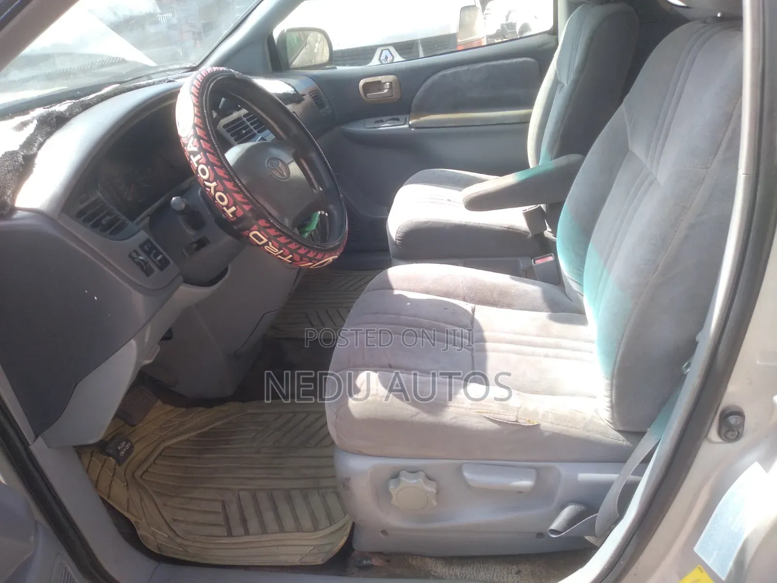 Toyota Sienna 2002 Gold
