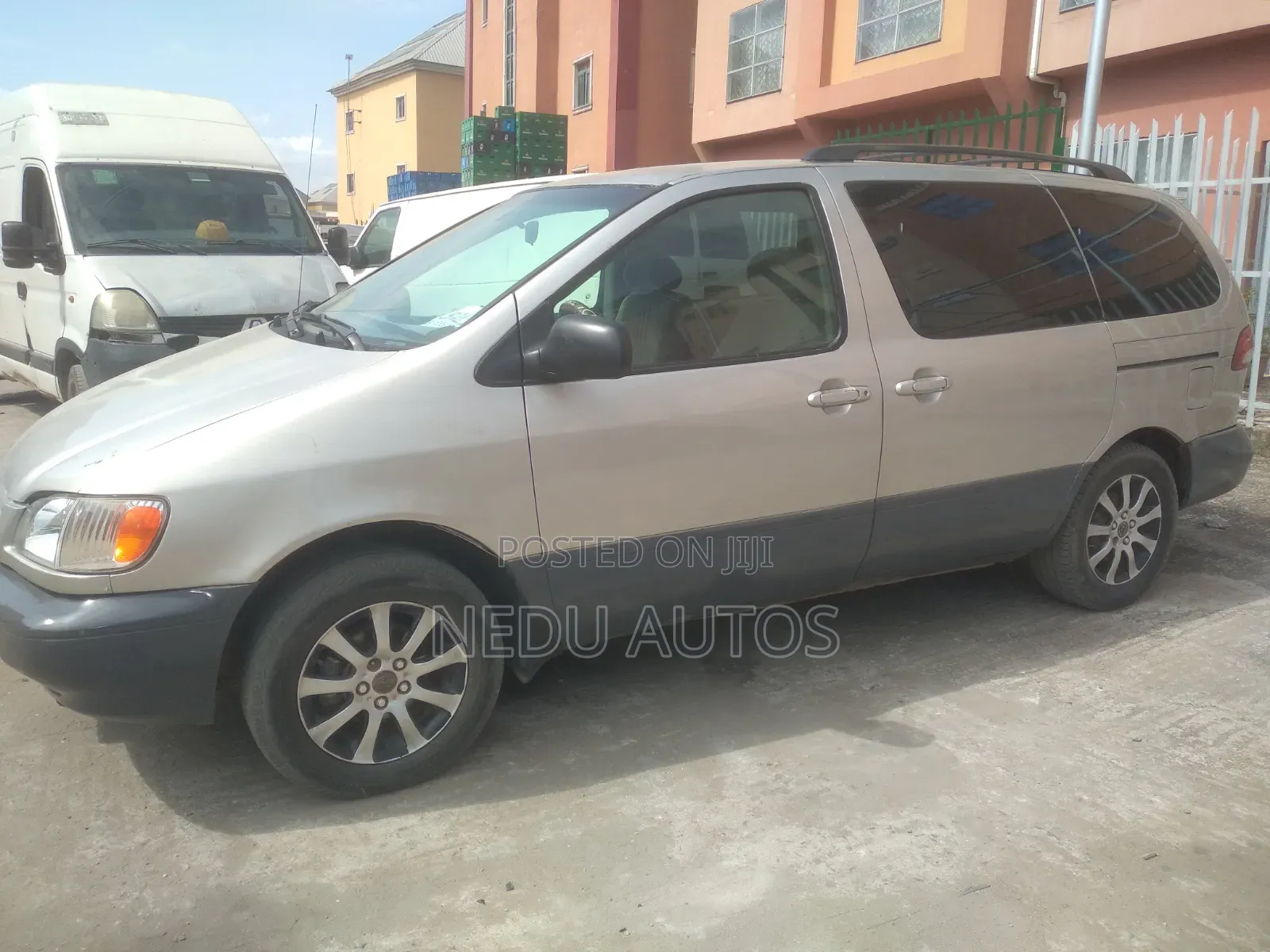 Toyota Sienna 2002 Gold