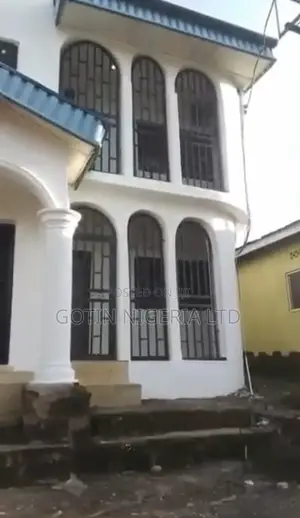 4bdrm Block of Flats in Gotin Nigeria Ltd, Benin City for sale
