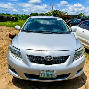 Toyota Corolla 2010 Silver