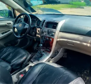 Toyota Corolla 2010 Silver