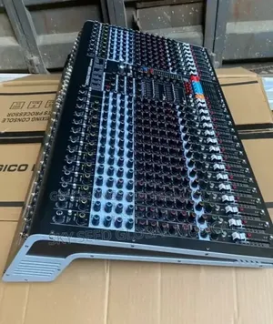 Yamaha 24 Channels Console Music Mixer