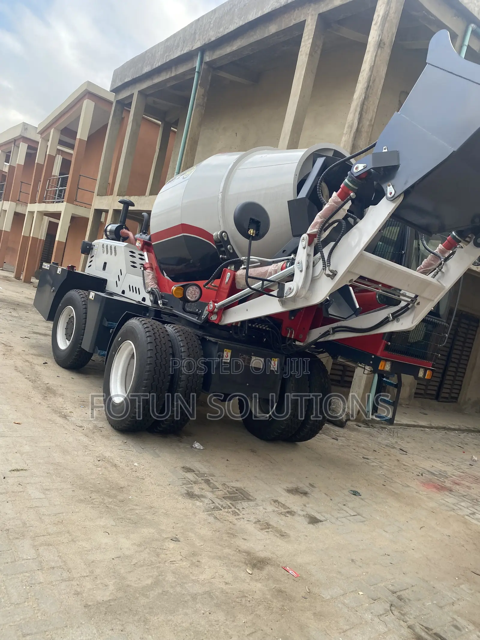 Self Load Mobile Mixer 4cubic