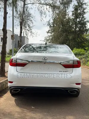 Lexus ES 2017 White