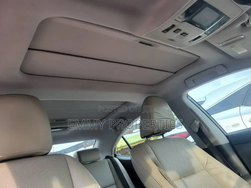 Lexus ES 2017 White