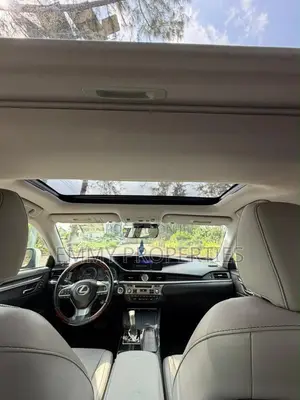 Lexus ES 2017 White