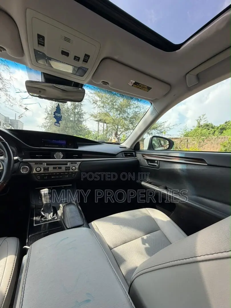 Lexus ES 2017 White