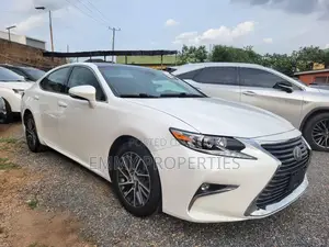 Lexus ES 2017 White