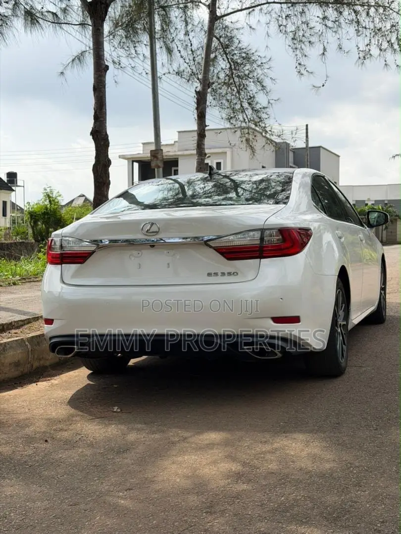 Lexus ES 2017 White