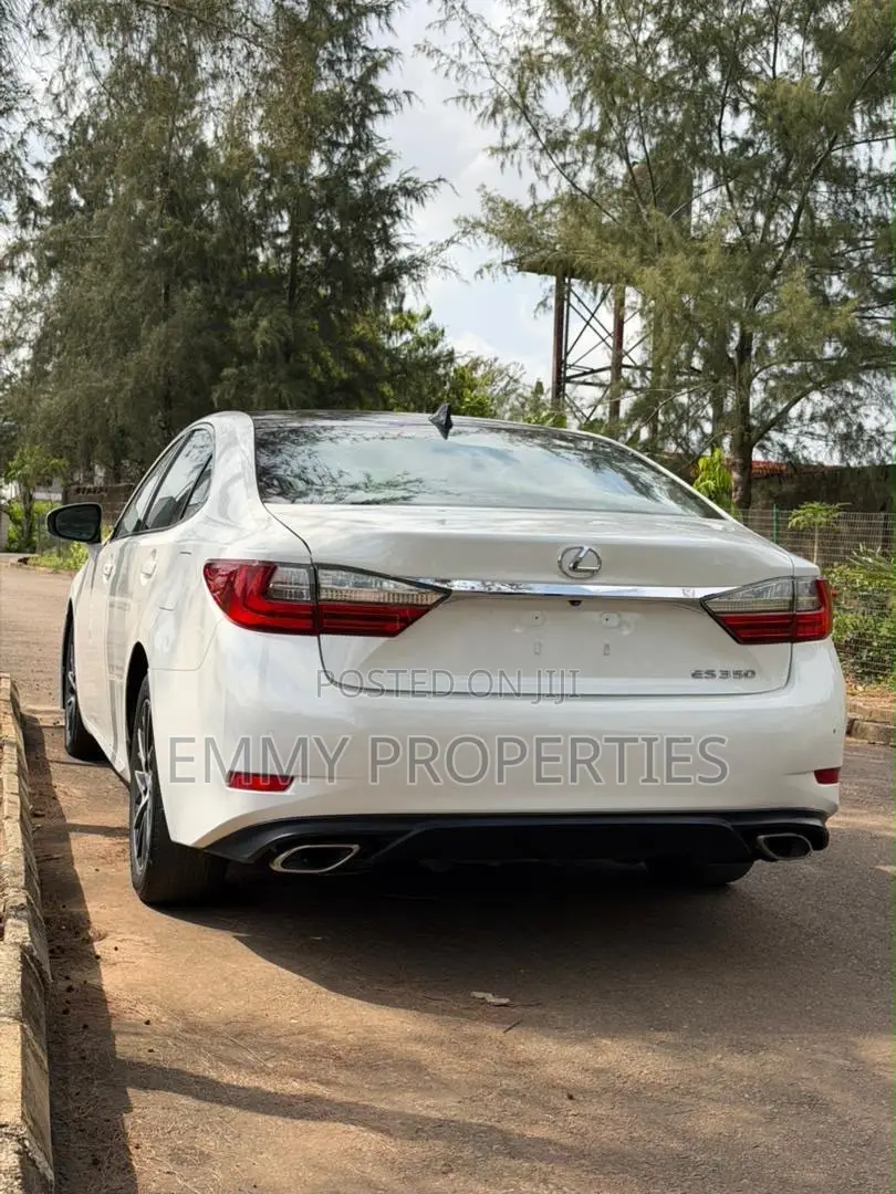 Lexus ES 2017 White