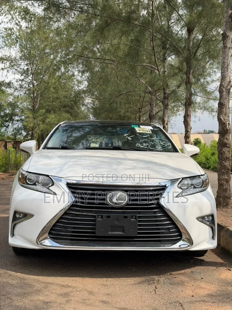 Lexus ES 2017 White