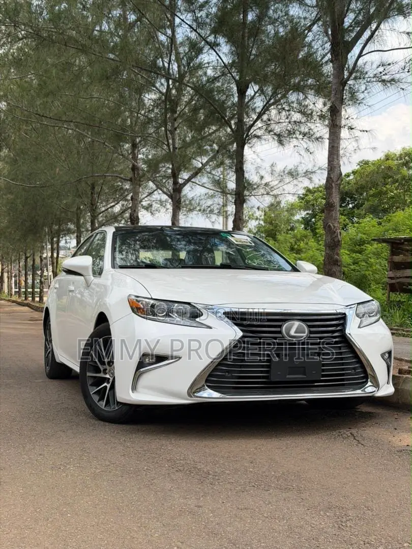 Lexus ES 2017 White