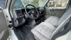 Volkswagen Transporter 2002 White