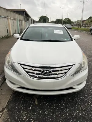 Hyundai Sonata Limited Sedan FWD (2.4L 4cyl 6A) 2013 White