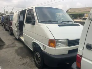 Volkswagen Transporter 2002 White