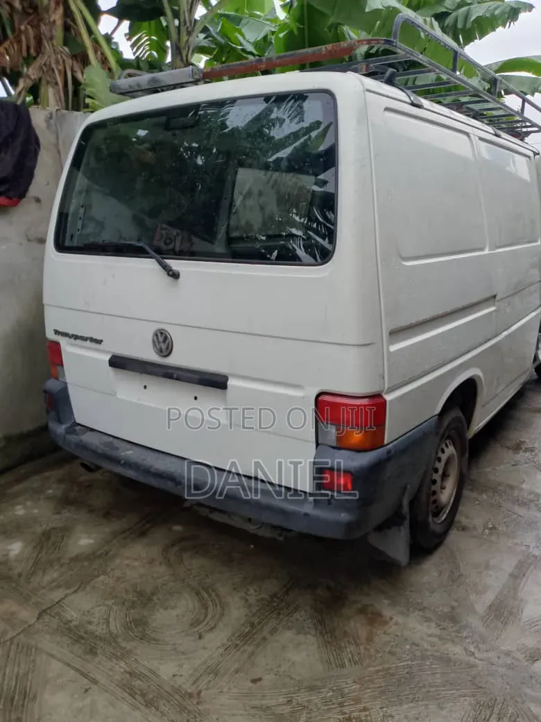 Volkswagen Transporter 2003 White