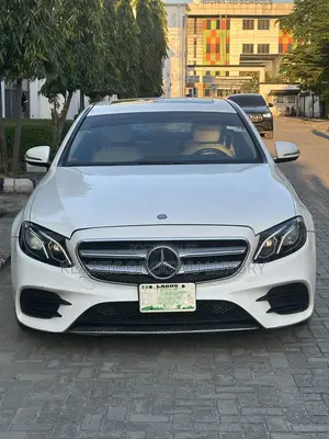 Mercedes-Benz E300 4Matic AWD Sedan (2.0L 4cyl 9A) 2017 White
