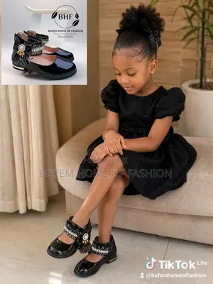 Girls Glossy Shoe