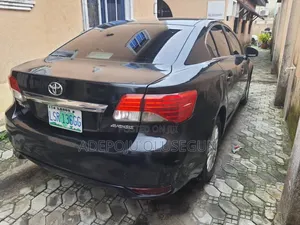 Toyota Avensis 2012 Black