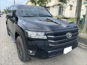 New Toyota Land Cruiser LC250 2025 Black
