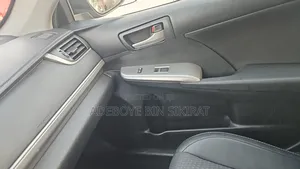 Toyota Camry SE 4dr Sedan (2.5L 4cyl 6A) 2014 Blue