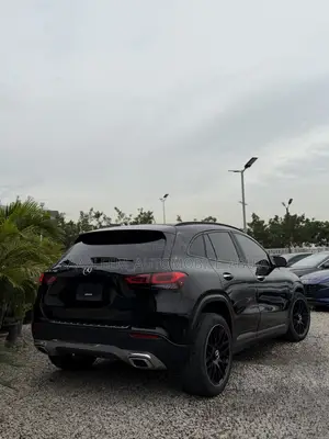 Mercedes-Benz GLA 250 2021 Black