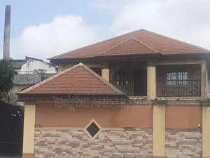 Mini Flat in Adekunle for rent
