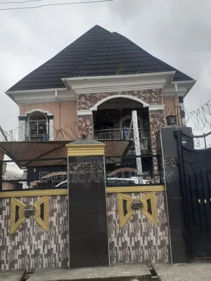 Mini Flat in Adekunle for rent