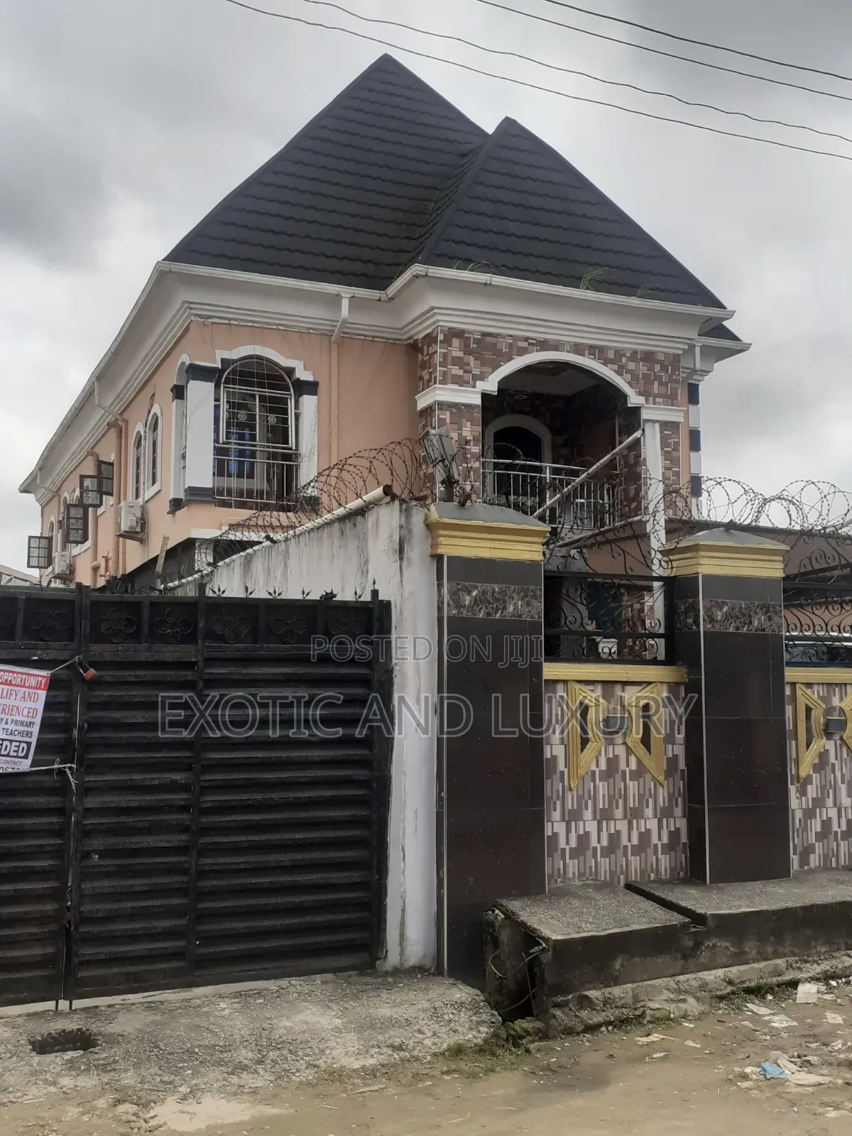 Mini Flat in Adekunle for rent