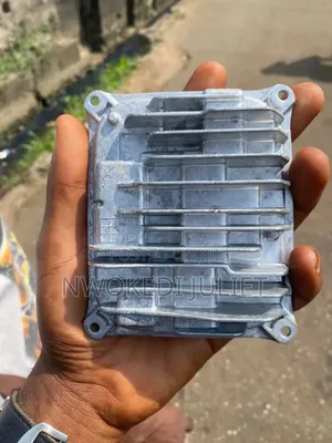 C300 2017 Headlight Charger