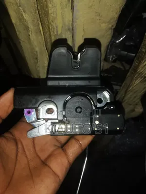 Boot Catch Camry 2008 to 2010