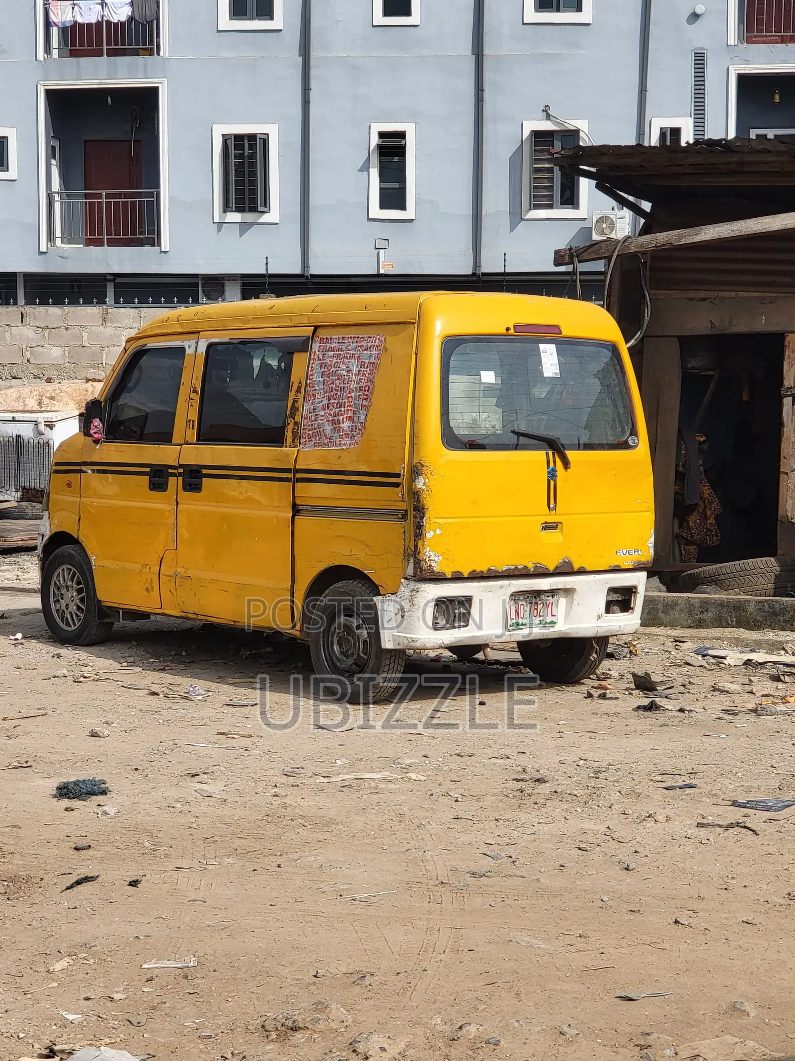 Suzuki Every 2010 Yellow
