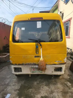 Suzuki Every 2010 Yellow