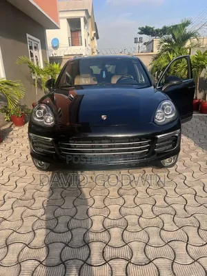 Porsche Cayenne 2016 Blue