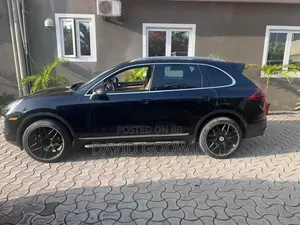 Porsche Cayenne 2016 Blue