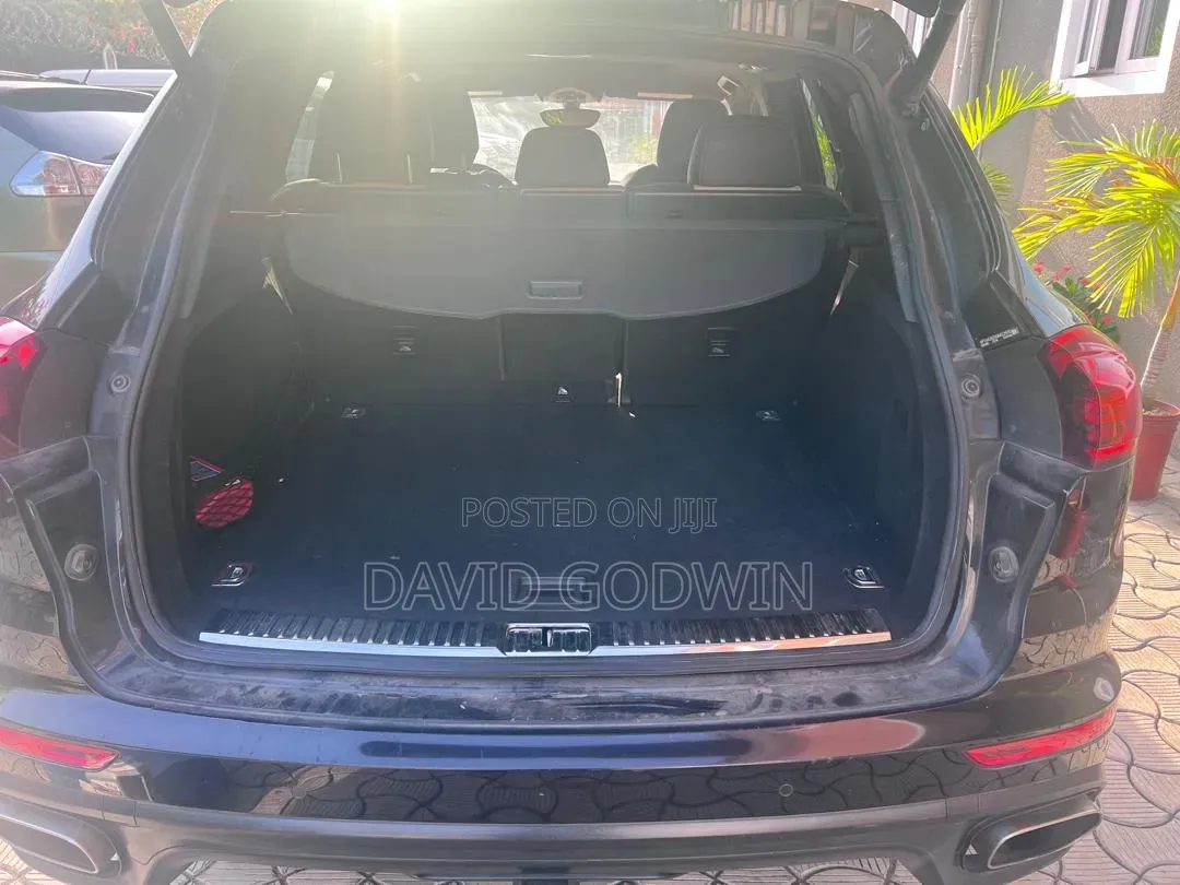 Porsche Cayenne 2016 Blue