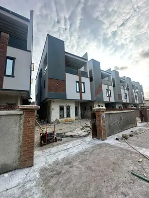 5bdrm Duplex in Opebi for sale