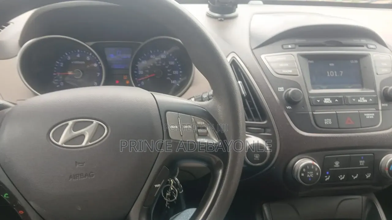 Hyundai Tucson SE AWD 2015 White