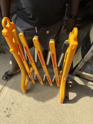 Expandable Road Barrier