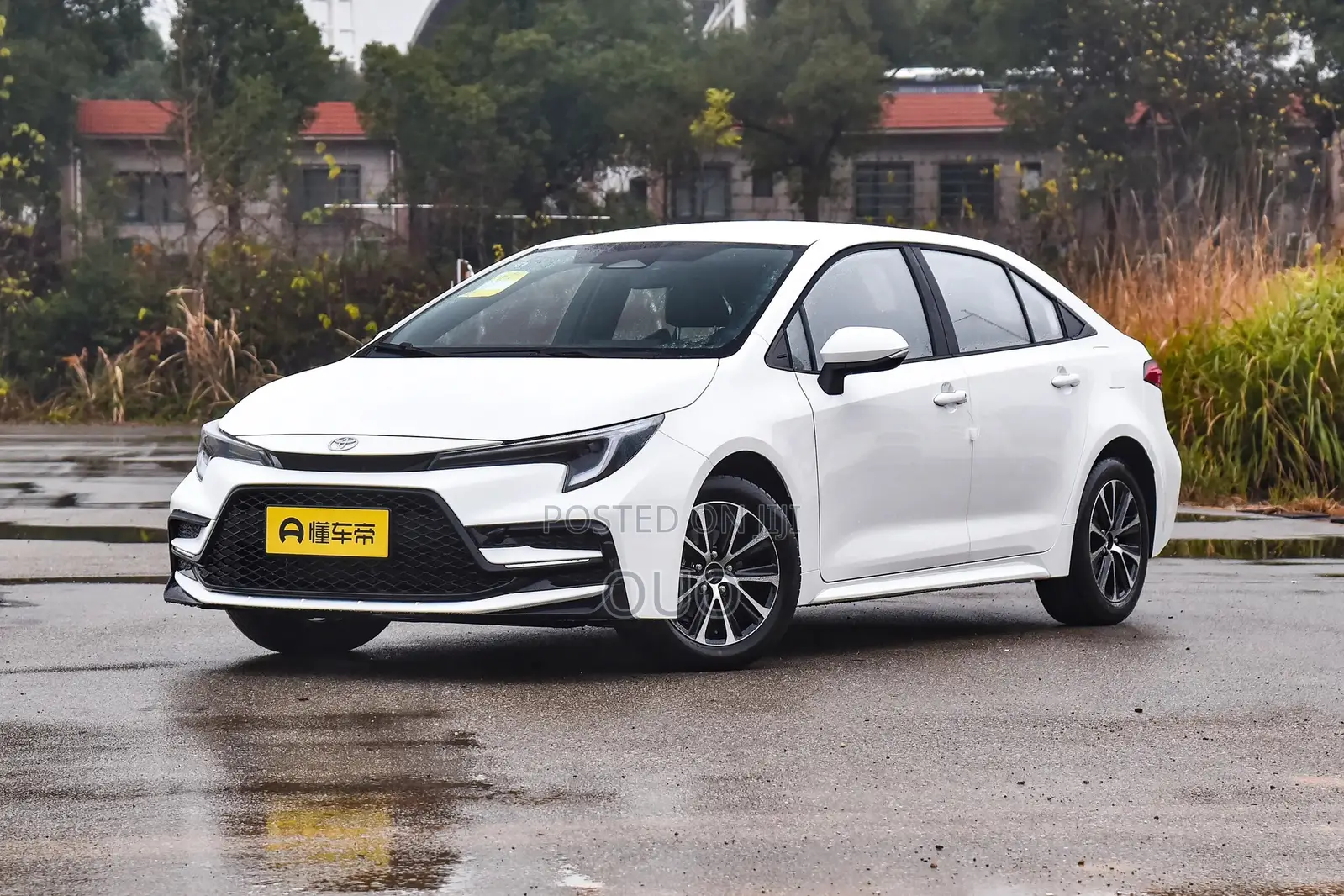 Toyota Lexcen 2025 White