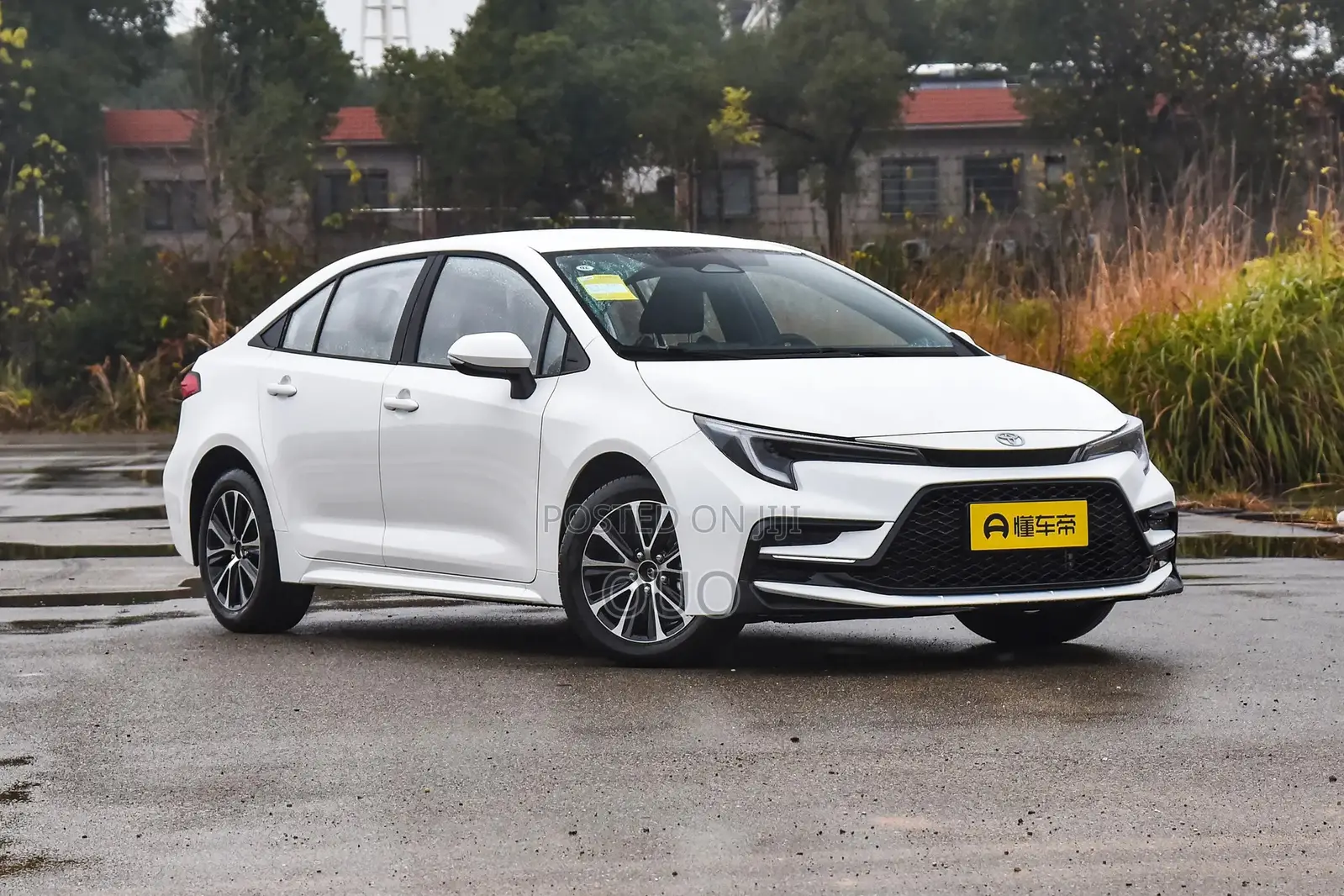Toyota Lexcen 2025 White