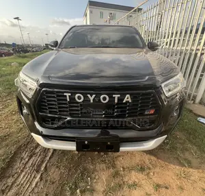 Toyota Hilux 2023 Black