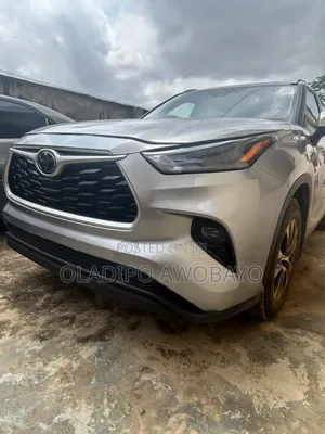 Toyota Highlander XLE 2022 Gray