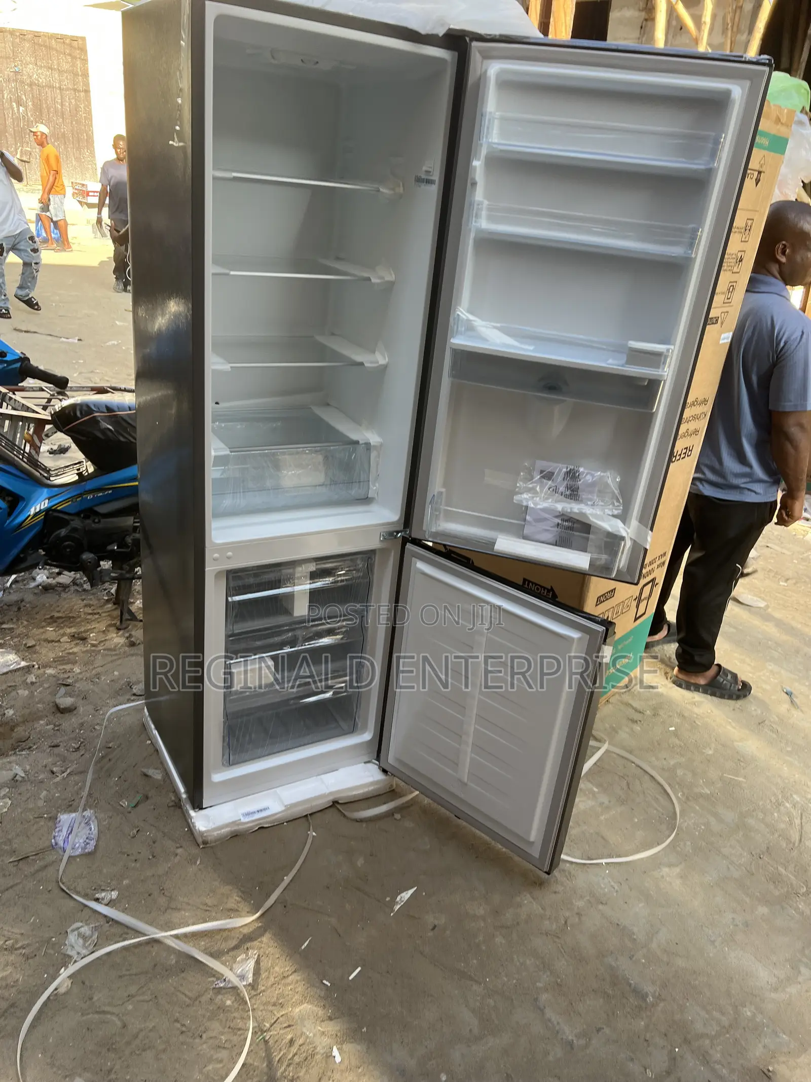 Hisense 35dcb Refrigerator With Down Freezer