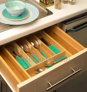 Quality Wooden Expandable Cutlery Divider Storage Rack