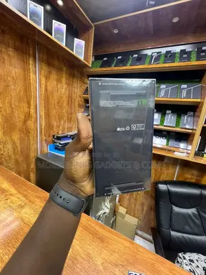New Samsung Galaxy Z Flip5 256 GB Green