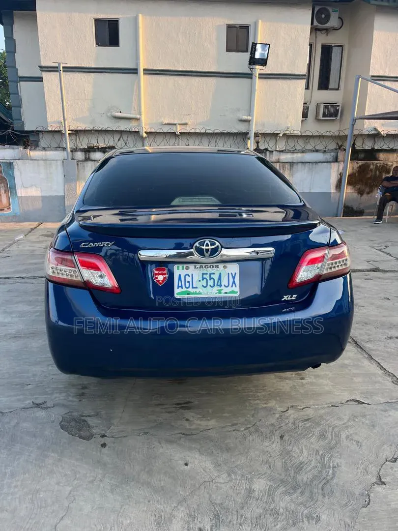 Toyota Camry 2010 Blue