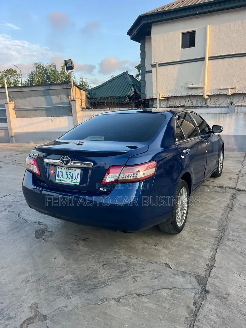 Toyota Camry 2010 Blue